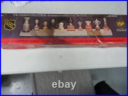 1971-72 Coleco Hockey NHL Trophy complet set With Stand, Box, Book all original