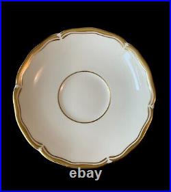 Aynsley Heritage White And Gold Bone China Scalloped England Service for 4