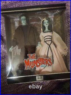 Mattel BARBIE & KEN As The Munsters Herman Lilian Lily Collector Gift Set #50544