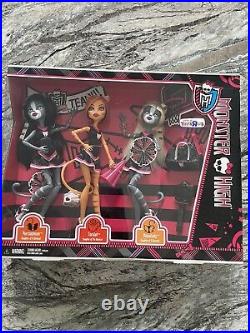 Monster High Fear leading Doll Set Toralei Werecat SISTERS Purrsephone Meowlody