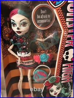 Monster High Monster Scaritage Skelita Calaveras Doll and Fashion Set New HTF
