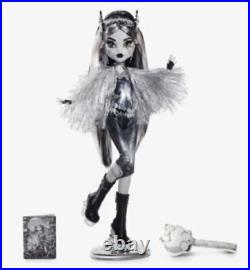 Monster High SDCC Exclusive Voltageous Frankie Stein 2022 Black White Shipped