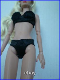 Natalia Fatale Night Jet Set LE 300 Fashion Royalty 12 Doll 2011 Integrity Toys